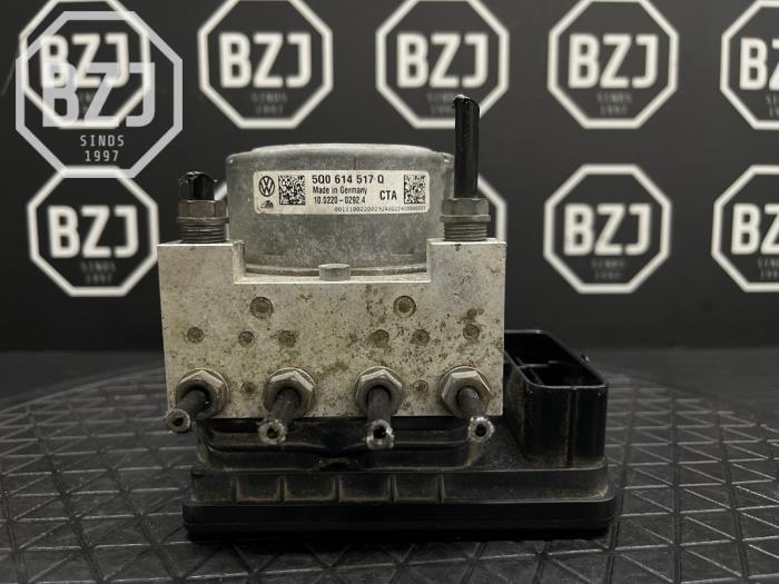 Usagé Bloc ABS Seat Leon ST (5FF) 1.6 TDI Ecomotive 16V Prix € 125,00 Règlement à la marge proposé par BZJ b.v.