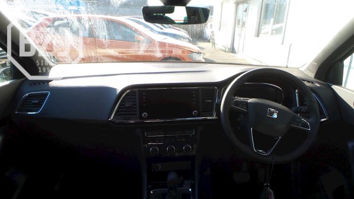 Usados Salpicadero Seat Ateca (5FPX) 2.0 TDI 16V Precio de solicitud ofrecido por BZJ b.v.