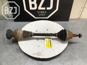Used Front drive shaft, right Volkswagen Tiguan (5N1/2) 2.0 TDI 16V 4Motion Price on request offered by BZJ b.v.