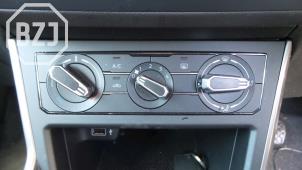 Usados Panel de control de calefacción Volkswagen Polo VI (AW1) 1.0 12V BlueMotion Technology Precio de solicitud ofrecido por BZJ b.v.