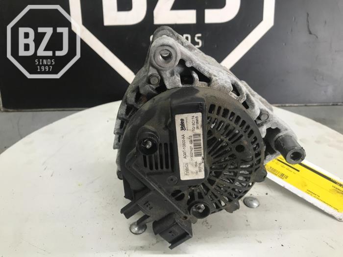 Dynamo from a Ford S-Max (GBW) 2.0 TDCi 16V 2013