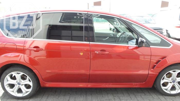 Style, middle right from a Ford S-Max (GBW) 2.0 TDCi 16V 2013