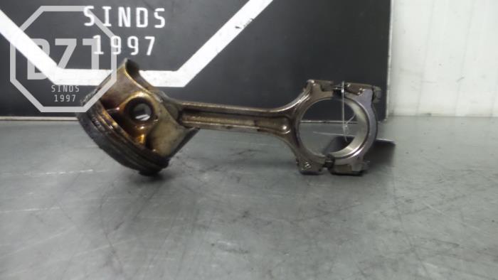 Usagé Piston Renault Captur Prix sur demande proposé par BZJ b.v.