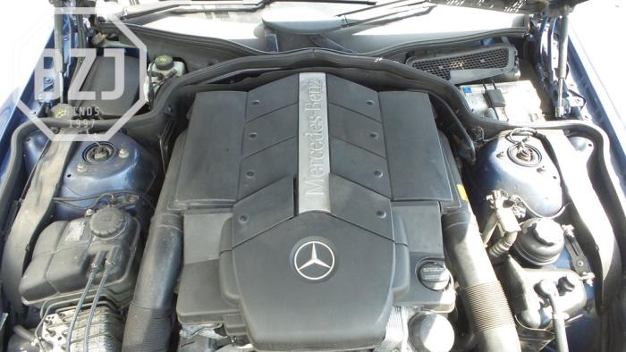 Begagnade Luftfilterhus Mercedes SL (R230) 5.0 SL-500 V8 24V Pris på förfrågan erbjuds av BZJ b.v.