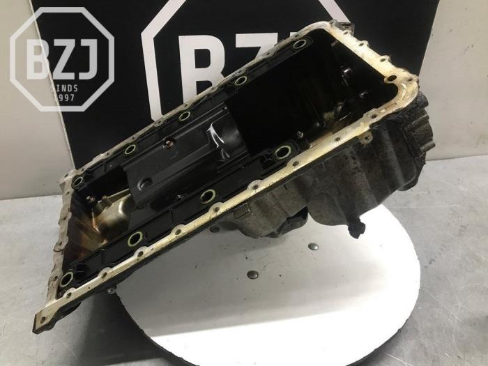Usagé Couvercle carter Porsche Cayenne (9PA) 4.5 V8 32V Turbo Prix sur demande proposé par BZJ b.v.