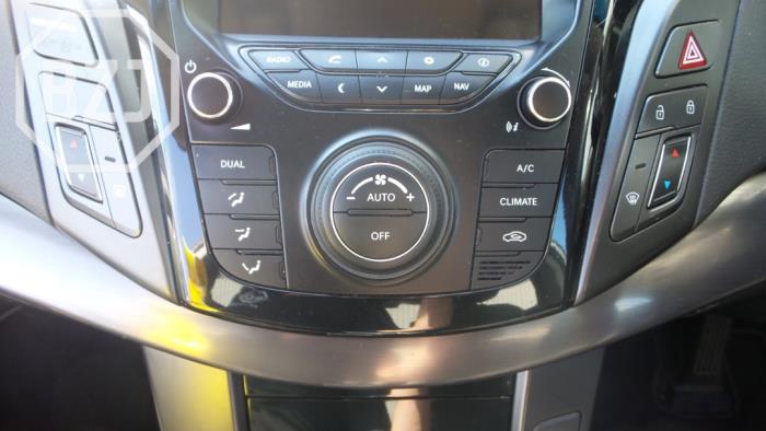 Climatronic Panel van een Hyundai i40 (VFA) 1.7 CRDi 16V 2012