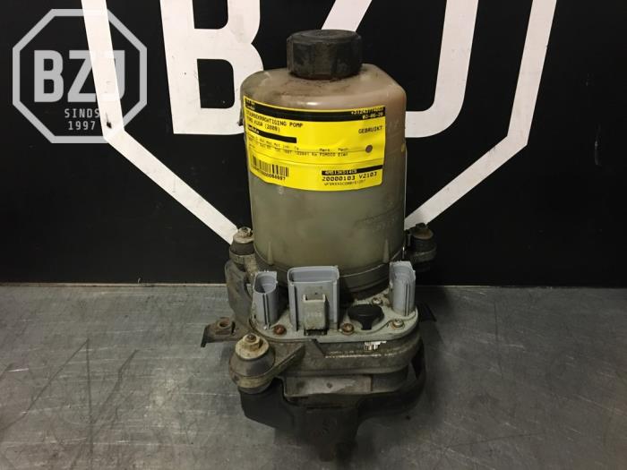 Used Power steering pump Ford Kuga I 2.0 TDCi 16V 4x4 Price € 150,00 Margin scheme offered by BZJ b.v.