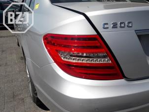 Używane Tylne swiatlo pozycyjne lewe Mercedes C (W204) 2.2 C-200 CDI 16V BlueEFFICIENCY Cena na żądanie oferowane przez BZJ b.v.