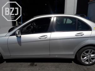 Używane Slupek srodkowy lewy Mercedes C (W204) 2.2 C-200 CDI 16V BlueEFFICIENCY Cena na żądanie oferowane przez BZJ b.v.
