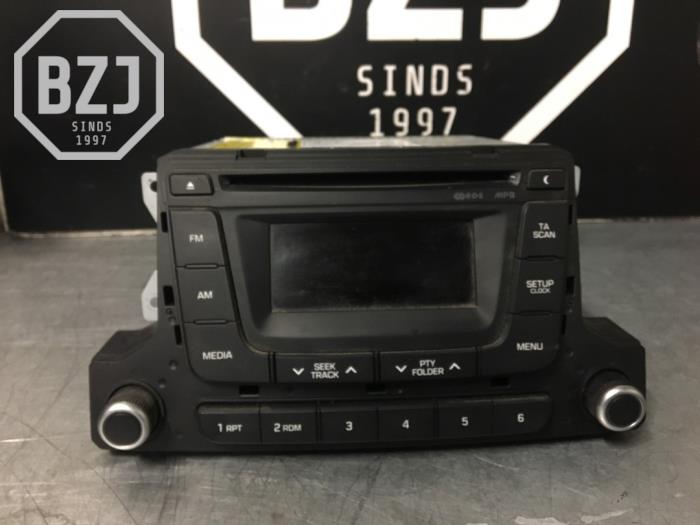 Radio CD player Hyundai i10 1.0 12V - 96170B90004X HMC - BZJ b.v.