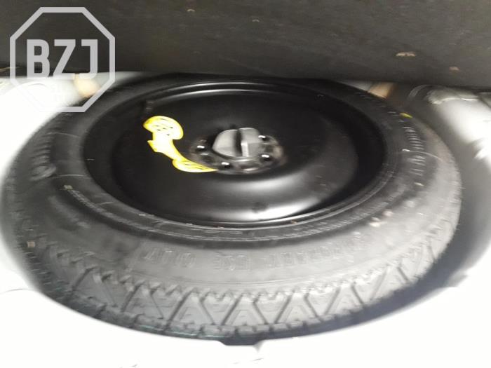 Space-saver spare wheel from a Ford Mondeo IV 1.6 EcoBoost 16V 2012