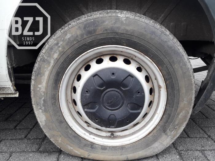 Set of wheels from a Ford Transit Custom 2.2 TDCi 16V 2014