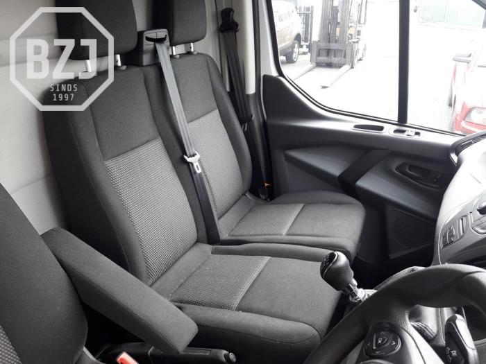 Używane Kanapy lewa przód Ford Transit Custom 2.0 TDCi 16V Eco Blue 105 Cena na żądanie oferowane przez BZJ b.v.