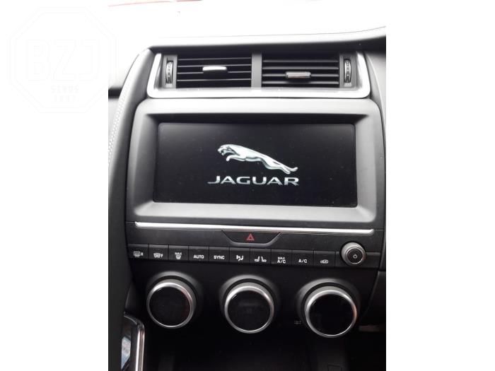 Usagé Système navigation Jaguar E-Pace 2.0 D 180 16V AWD Prix sur demande proposé par BZJ b.v.