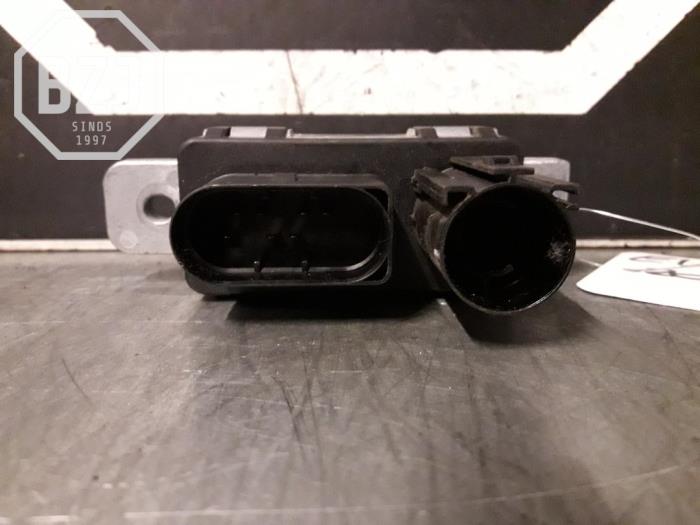 Glow plug relay Landrover Range Rover Evoque 2.0 D 150 16V GX7312B533AD