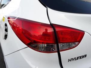 Używane Tylne swiatlo pozycyjne lewe Hyundai iX35 (LM) 2.0 CRDi 16V Cena na żądanie oferowane przez BZJ b.v.