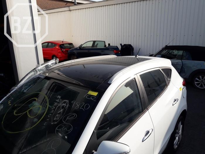 Używane Dach Hyundai iX35 (LM) 2.0 CRDi 16V Cena na żądanie oferowane przez BZJ b.v.