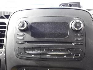 Gebrauchte Radio CD Spieler Opel Vivaro 1.6 CDTi BiTurbo Preis auf Anfrage angeboten von BZJ b.v.