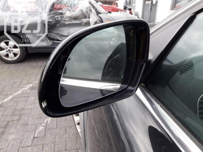 Wing mirror, left from a Audi A4 Allroad Quattro (B8) 2.0 TDI 16V 2014