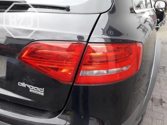 Taillight, right from a Audi A4 Allroad Quattro (B8) 2.0 TDI 16V 2014