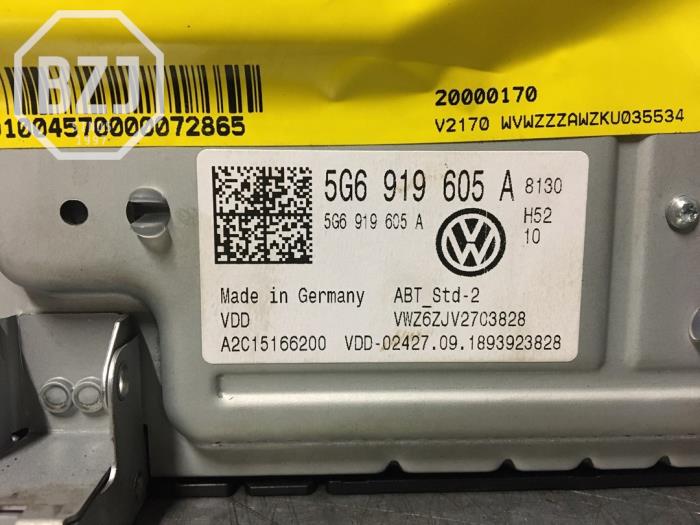 Display Multi Media control unit from a Volkswagen Polo VI (AW1) 1.0 MPi 12V 2019