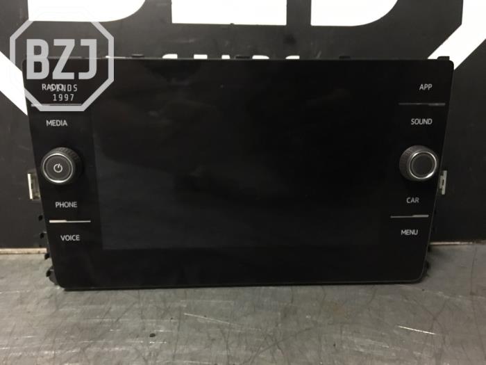Display Multi Media control unit from a Volkswagen Polo VI (AW1) 1.0 MPi 12V 2019