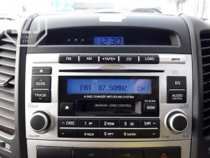 Used Radio CD player Hyundai Santa Fe II (CM) 2.2 CRDi 16V 4x4 Price on request offered by BZJ b.v.