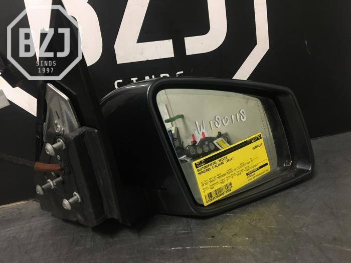 Wing mirror, right from a Mercedes-Benz C (W204) 2.2 C-220 CDI 16V BlueEFFICIENCY 2011
