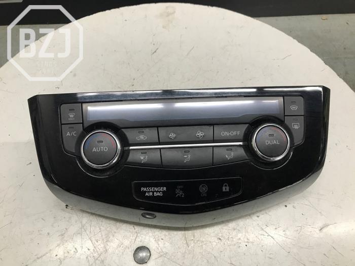 Climatronic Panel van een Nissan Qashqai (J11) 1.3 DIG-T 160 16V 2019