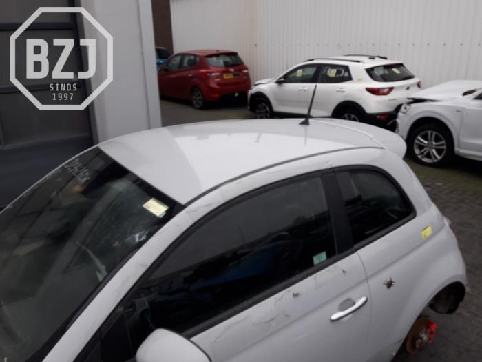 Używane Dach Fiat 500 Abarth Cena na żądanie oferowane przez BZJ b.v.