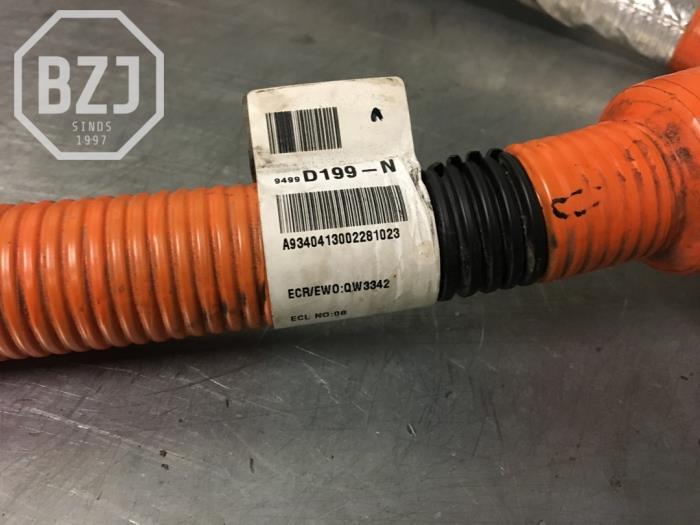 Cable high-voltage from a Mitsubishi Outlander (GF/GG) 2.0 16V PHEV 4x4 2015