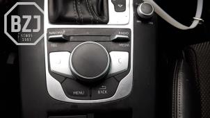 Używane Panel obslugi nawigacji Audi A3 Limousine (8VS/8VM) 2.0 TDI 16V Cena na żądanie oferowane przez BZJ b.v.