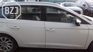 Używane Slupek srodkowy prawy Seat Leon ST (5FF) 1.6 TDI 16V Cena € 250,00 Procedura marży oferowane przez BZJ b.v.