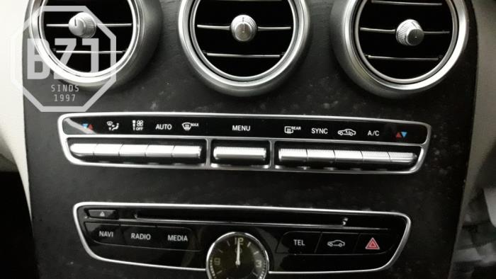 Używane Panel climatronic Mercedes C (C205) C-300 2.0 Turbo 16V Cena € 150,00 Procedura marży oferowane przez BZJ b.v.