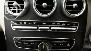 Używane Panel climatronic Mercedes C (C205) C-300 2.0 Turbo 16V Cena € 150,00 Procedura marży oferowane przez BZJ b.v.