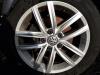 Wheel from a Volkswagen Golf VII (AUA), 2012 / 2021 2.0 TDI 4Motion 16V, Hatchback, Diesel, 1,968cc, 110kW (150pk), 4x4, CRBC; CRLB; CKFC; CRMB; DCYA, 2012-11 / 2020-08 2017