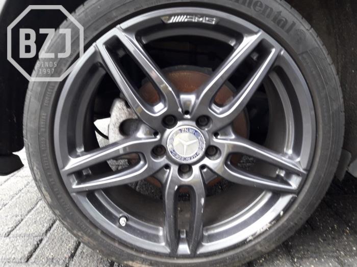 Set of sports wheels from a Mercedes-Benz A (W176) 1.5 A-180 CDI, A-180d 16V 2016