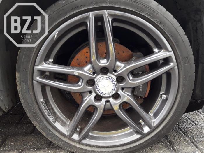 Set of sports wheels from a Mercedes-Benz A (W176) 1.5 A-180 CDI, A-180d 16V 2016