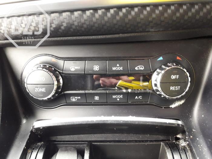 Climatronic panel from a Mercedes-Benz A (W176) 1.5 A-180 CDI, A-180d 16V 2016