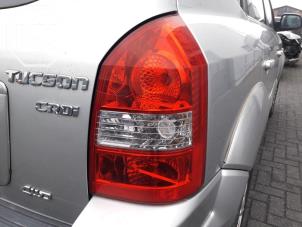 Usados Luz trasera derecha Hyundai Tucson (JM) 2.0 CRDi 16V 4x4 Precio de solicitud ofrecido por BZJ b.v.