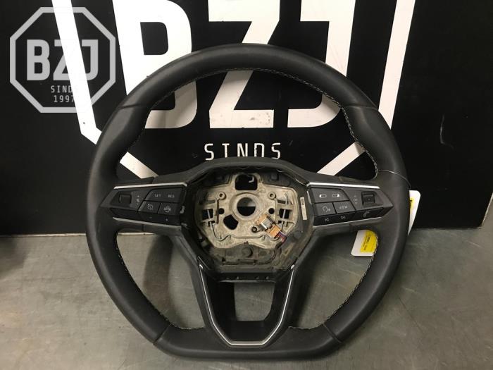 Używane Kierownica Seat Ateca (5FPX) 1.0 TSI 12V Cena € 175,00 Procedura marży oferowane przez BZJ b.v.