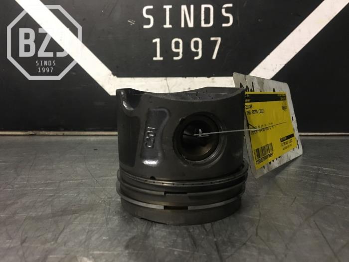 Usados Pistón Opel Astra J (PC6/PD6/PE6/PF6) 1.3 CDTI 16V EcoFlex Precio de solicitud ofrecido por BZJ b.v.