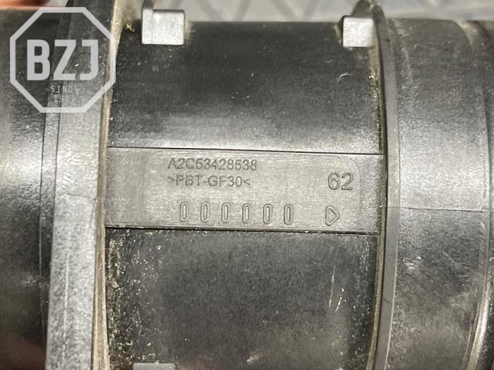 Luftmassenmesser van een Volkswagen Passat Variant (3G5) 1.6 TDI 16V 2015