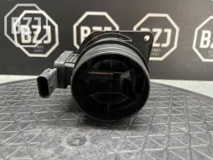 Luftmassenmesser van een Volkswagen Passat Variant (3G5) 1.6 TDI 16V 2015