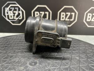 Luftmassenmesser van een Volkswagen Passat Variant (3G5) 1.6 TDI 16V 2015