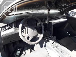 Usagé Kit + module airbag Volkswagen Passat Variant (3G5) 1.6 TDI 16V Prix sur demande proposé par BZJ b.v.
