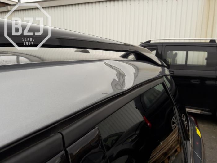 Roof from a Citroën C3 Aircross (2C/2R) 1.2 e-THP PureTech 110 2018
