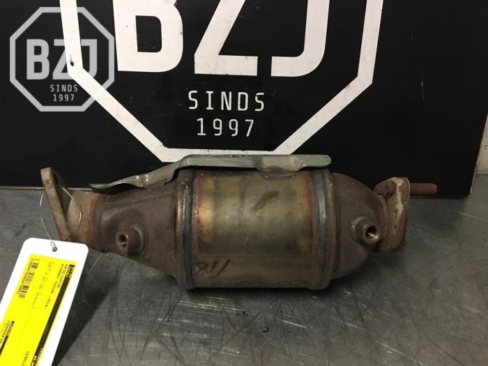 Catalytic converter from a Hyundai Tucson (TL) 1.6 GDi 16V 2WD 2018
