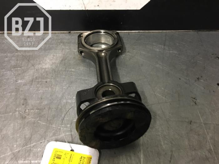 Usagé Piston Mercedes C-Klasse Prix sur demande proposé par BZJ b.v.