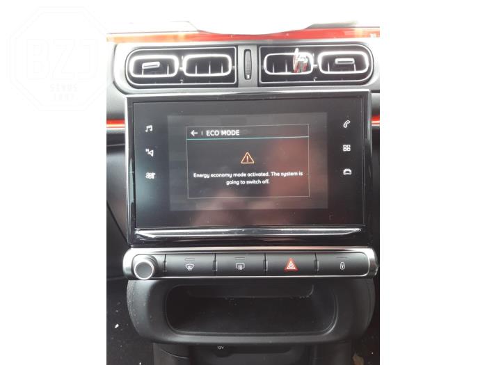Navigation display from a Citroën C3 (SX/SW) 1.2 12V e-THP PureTech 110 2020
